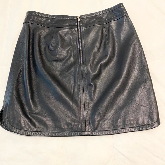 Banana Republic genuine leather skirt - Picture 2 of 5